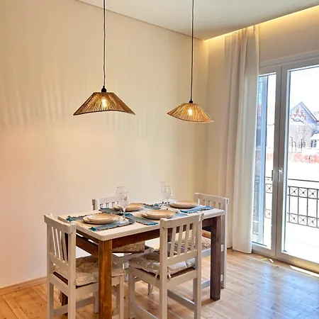 Alley Apartment *